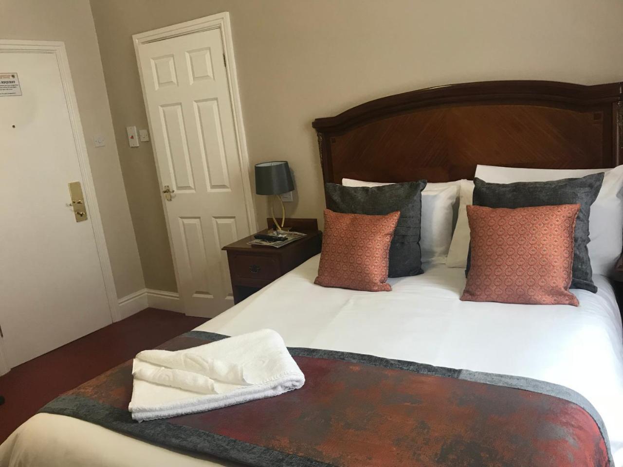 The Atherstone Red Lion Hotel Esterno foto